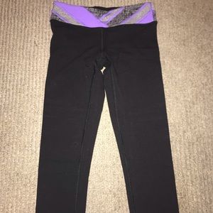 Cropped black and purple ivivva leggings💜